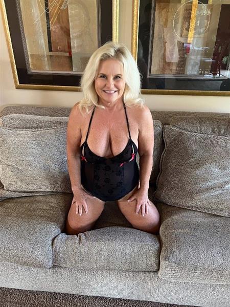 Grote foto dame van 55 zoekt fijne man erotiek contact vrouw tot man
