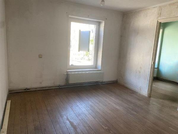 Grote foto muno te renoveren rijwoning met tuin en garage huizen en kamers eengezinswoningen