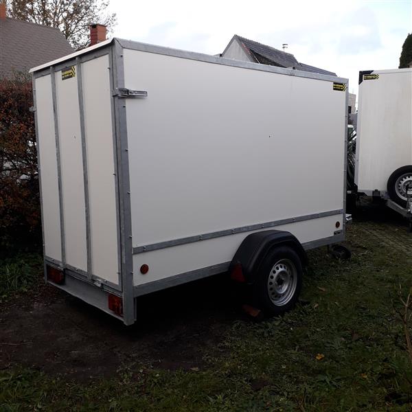 Grote foto gesloten aanhangwagens met valdeur auto diversen aanhangers