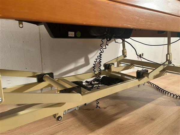 Grote foto wissner bosserhoff 25 elektrisch hoog laag thuiszorg bed diversen verpleegmiddelen en hulpmiddelen