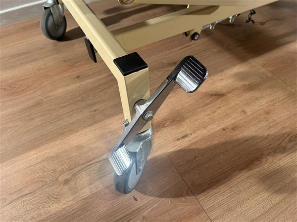 Grote foto wissner bosserhoff 25 elektrisch hoog laag thuiszorg bed diversen verpleegmiddelen en hulpmiddelen