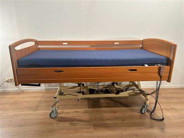 Grote foto wissner bosserhoff 25 elektrisch hoog laag thuiszorg bed diversen verpleegmiddelen en hulpmiddelen