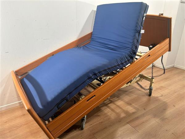 Grote foto wissner bosserhoff 25 elektrisch hoog laag thuiszorg bed diversen verpleegmiddelen en hulpmiddelen