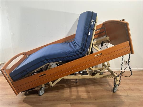 Grote foto wissner bosserhoff 25 elektrisch hoog laag thuiszorg bed diversen verpleegmiddelen en hulpmiddelen