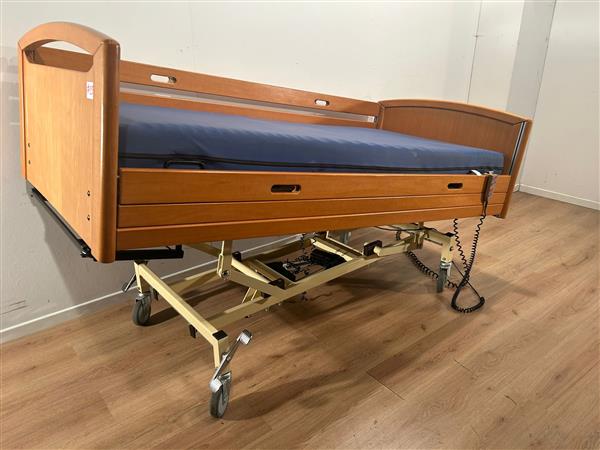 Grote foto wissner bosserhoff 25 elektrisch hoog laag thuiszorg bed diversen verpleegmiddelen en hulpmiddelen