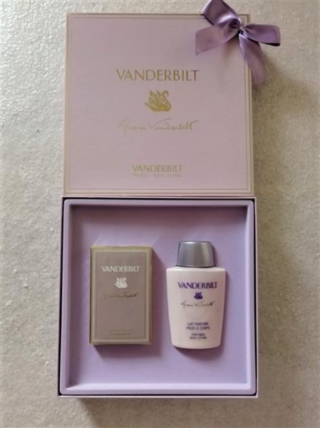 Grote foto nieuwe gloria vanderbilt geschenkset sieraden tassen en uiterlijk parfum