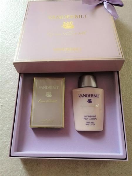 Grote foto nieuwe gloria vanderbilt geschenkset sieraden tassen en uiterlijk parfum