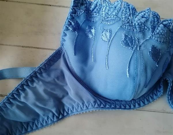 Grote foto sensuele korenbloemblauwe bh met string 80b kleding dames ondergoed en lingerie