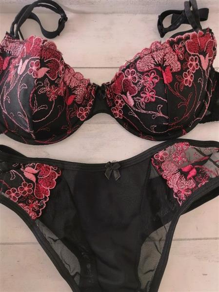 Grote foto chique zwarte bh met doorzichtige string 70b kleding dames ondergoed en lingerie