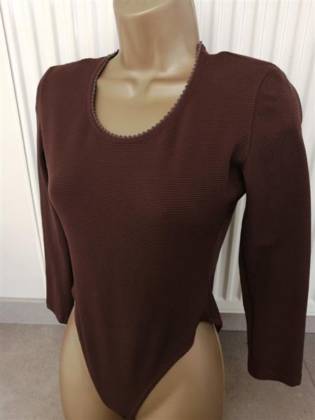 Grote foto chocoladebruine bodysuit in mooie nopjesstof kleding dames tops