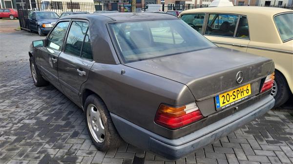 Grote foto mb 230e 4 bak bj1986 auto mercedes