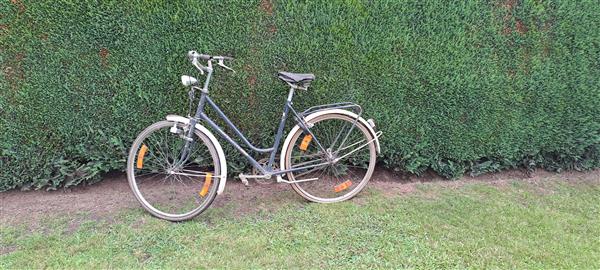 Grote foto fiets ideaal voor korte afstanden fietsen en brommers damesfietsen