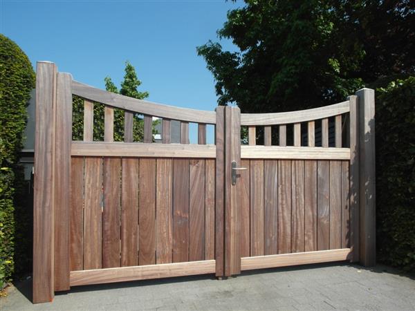 Grote foto poort villa 180 x 300 tuin en terras hekken en schuttingen