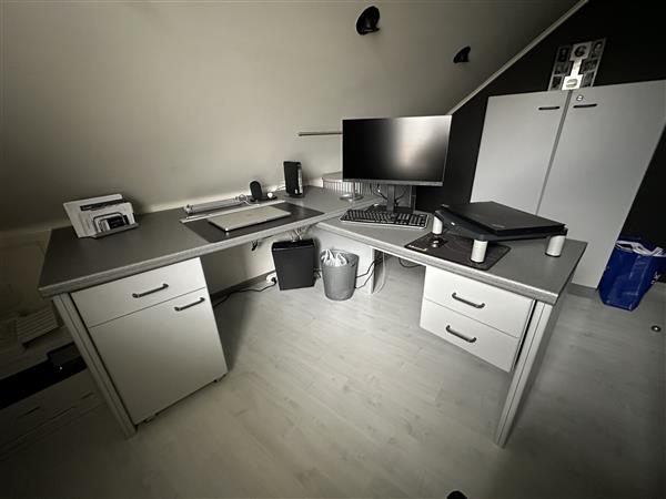 Grote foto grijze bureau in l vorm 2 kasten huis en inrichting bureaus