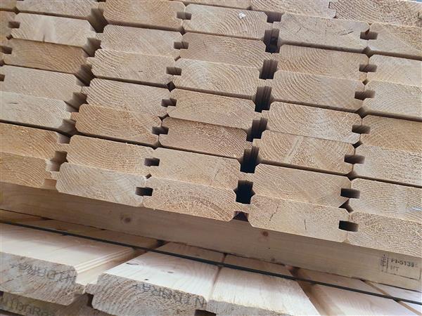 Grote foto dikke blokhutdelen nieuw met v kant 28mm dik 130mm doe het zelf en verbouw hout en planken