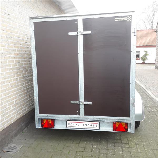 Grote foto gesloten aanhangwagen 750 kg auto diversen aanhangers