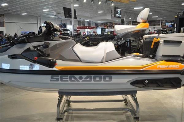 Grote foto nieuwe 2021 2022 2023 2024 sea doo fish pro jetski watersport en boten jetski en waterscooters