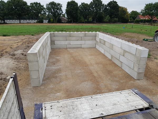 Grote foto betonplaten stelcon betonblok paardenplaat dieren en toebehoren overige dierverblijven