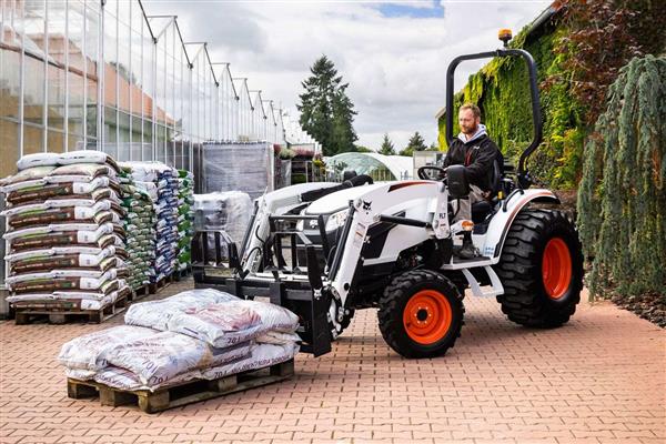 Grote foto bobcat hst 25 35 40 pk rechtstreeksuit stock agrarisch tractoren