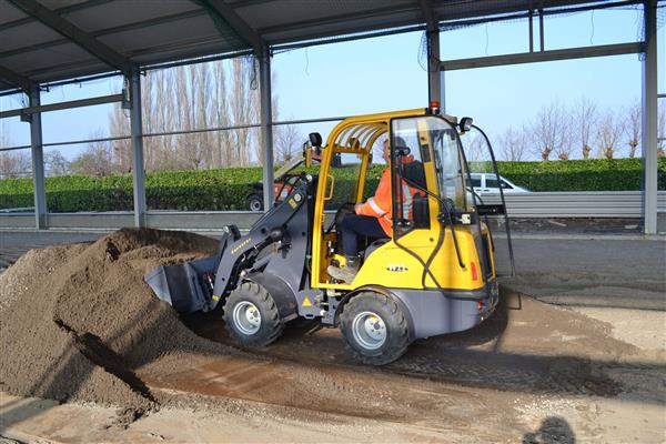 Grote foto knikladers eurotrac w10 w11 thuisgeleverd agrarisch akkerbouw