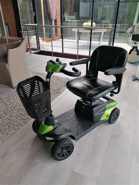 Grote foto colibri scooter binnen en buiten diversen brommobielen en scootmobielen