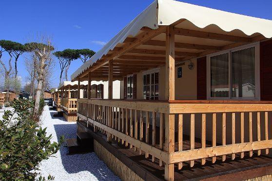 Grote foto stacaravan aan zee toscane itali viareggio vakantie strandvakanties