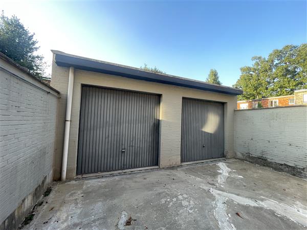 Grote foto garage met plaats voor 9 wagens te koop huizen en kamers garageboxen