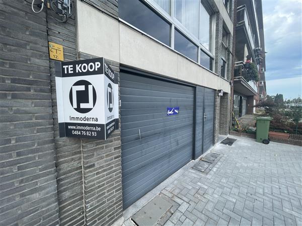 Grote foto garage met plaats voor 9 wagens te koop huizen en kamers garageboxen