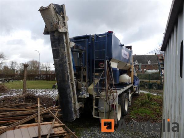 Grote foto mobiele beton centrale mixer op sterling vrachtwagen doe het zelf en verbouw beton en steenbewerking