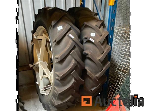 Grote foto 2x traktorband vredestein 12x38 op velg dubbelwiel agrarisch wielen