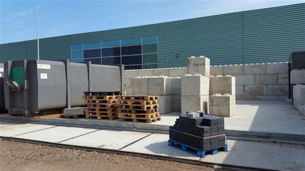 Grote foto stelconplaat betonblok betontegel keerwand doe het zelf en verbouw beton en steenbewerking