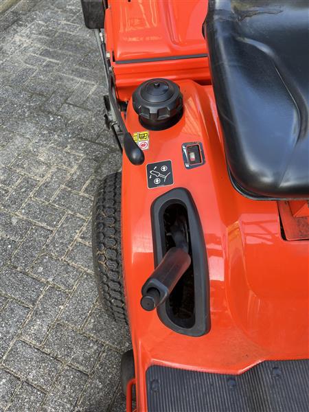 Grote foto kubota gr1600 zitmaaier met opvangbak. tuin en terras zitmaaiers