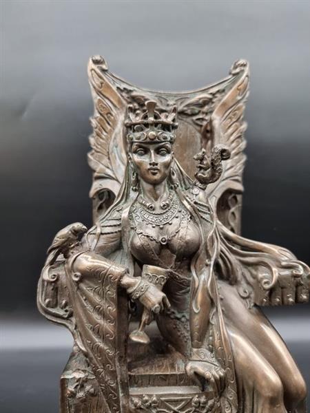 Grote foto beeld goddess on throne 28 cm hars antiek en kunst curiosa en brocante