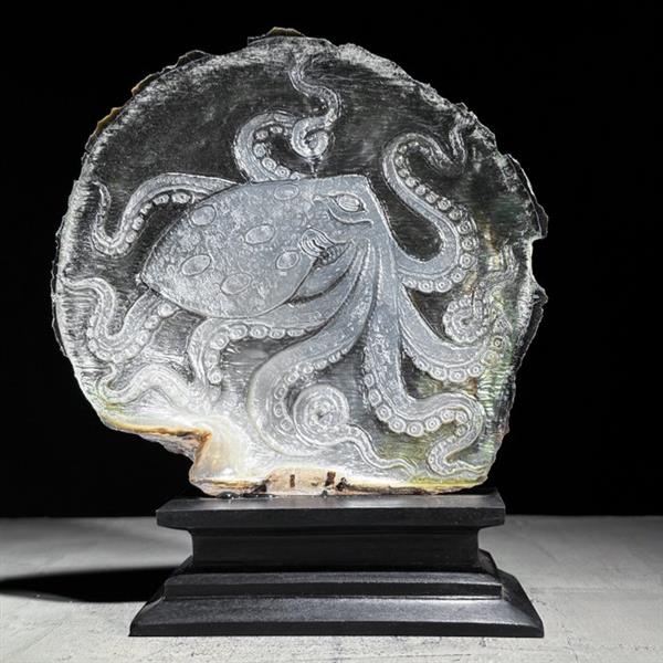 Grote foto geen reserveprijs mooie gegraveerde parelmoer op een aangepaste standaard octopus carving zees antiek en kunst curiosa en brocante