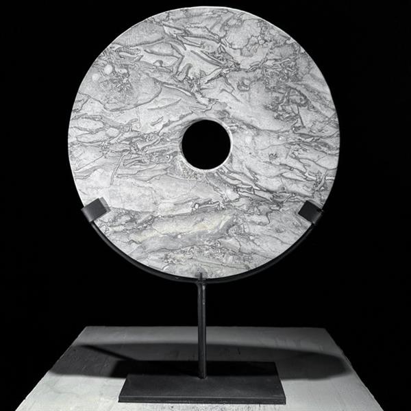 Grote foto decoratief ornament no reserve price decorative grey marble disc on a custom stand indonesi antiek en kunst curiosa en brocante