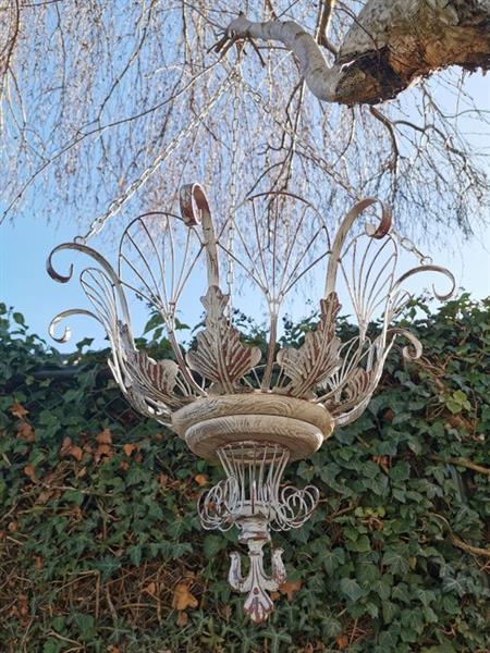 Grote foto flower basket mand ijzer gegoten gesmeed antiek en kunst curiosa en brocante