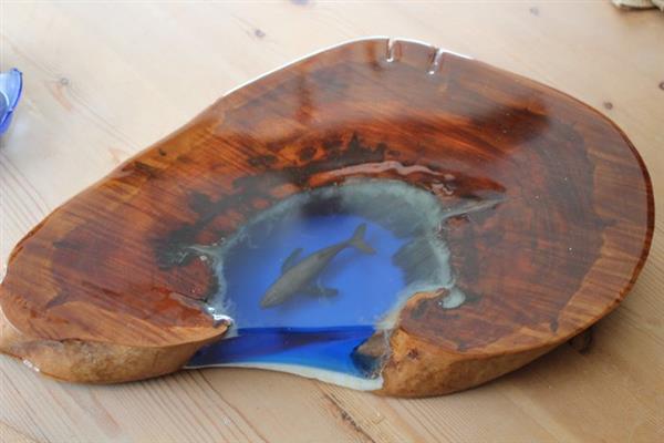 Grote foto dienblad zware boomstam kaarsen plateau 48 cm met vinvis in epoxy hout epoxy antiek en kunst curiosa en brocante