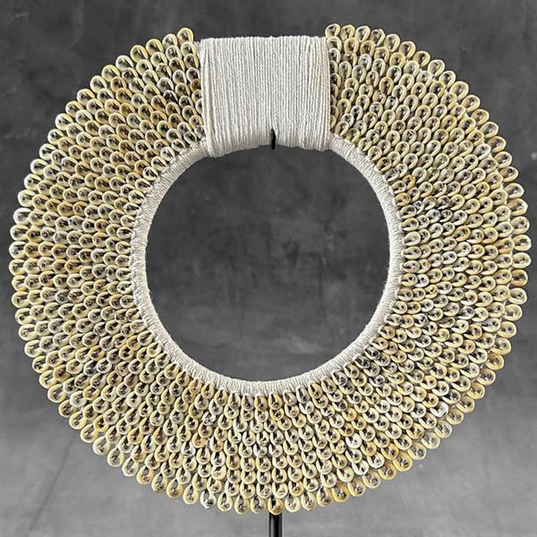 Grote foto decoratief ornament no reserve price yellow grey colored tolai necklace on a custom stand indo antiek en kunst curiosa en brocante