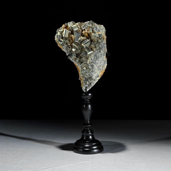Grote foto geen reserveprijs kubieke pyriet en kwarts kristallen op matrix hoogte 24 cm breedte 9 cm 1 antiek en kunst curiosa en brocante