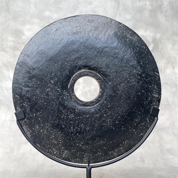 Grote foto decoratief ornament no reserve price decorative lava stone disc on a custom stand indonesi antiek en kunst curiosa en brocante