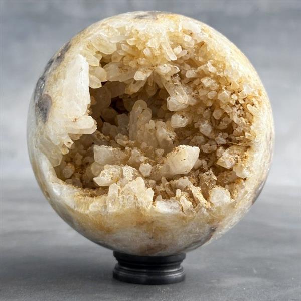 Grote foto geen reserveprijs prachtige stenen bol van geel kristal op aangepaste standaard kwarts 1800 g antiek en kunst curiosa en brocante