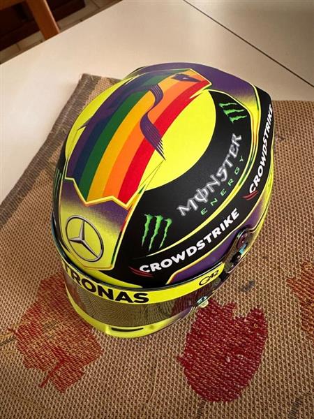 Grote foto lewis hamilton helmet bell 2023 mercedes f1 gp auto diversen autosport onderdelen