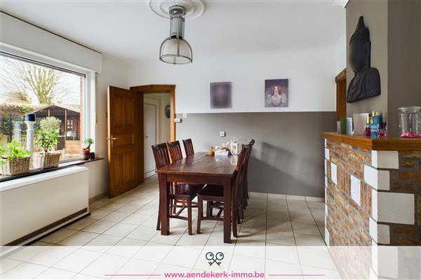 Grote foto gezinswoning met ruime tuin in elen huizen en kamers vrijstaand
