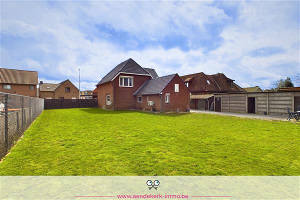 Grote foto gezinswoning met ruime tuin in elen huizen en kamers vrijstaand