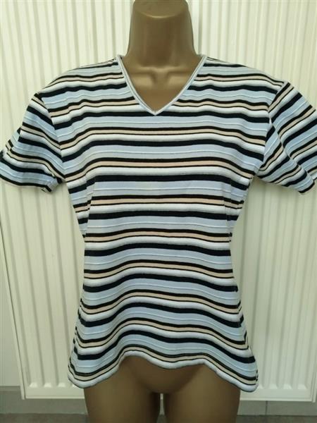 Grote foto getailleerd t shirt met v hals medium large kleding dames t shirts