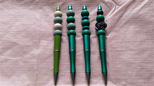 Grote foto balpennen diversen schrijfwaren en papierwaren