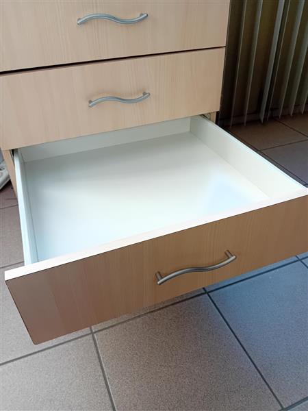 Grote foto houten hoekbureau ladekast aanpassing zakelijke goederen kantoormeubilair en inrichting