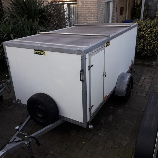 Grote foto gesloten aanhangwagen 2 zijdeuren auto diversen aanhangers