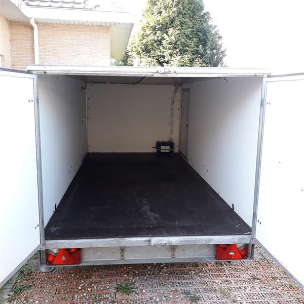 Grote foto gesloten aanhangwagen 2 zijdeuren auto diversen aanhangers