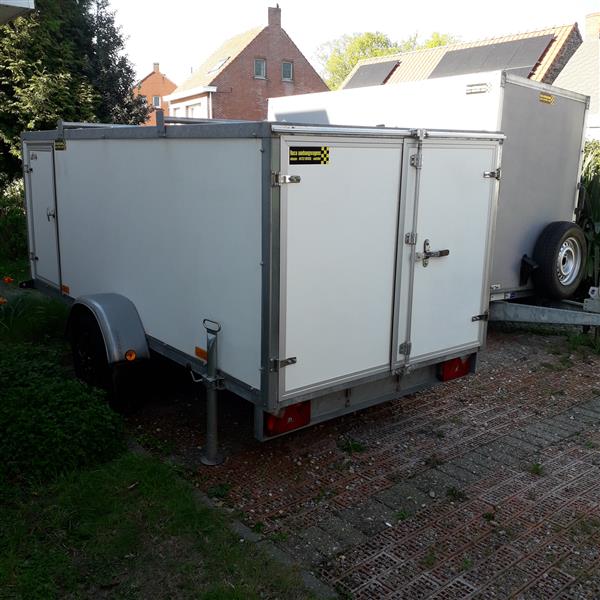 Grote foto gesloten aanhangwagen 2 zijdeuren auto diversen aanhangers